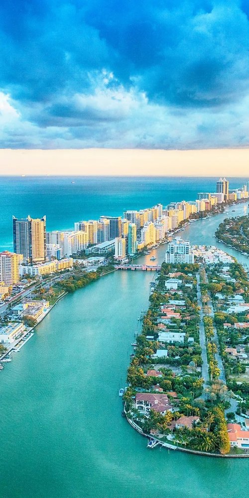 Scenic drive near Miami, FL, US