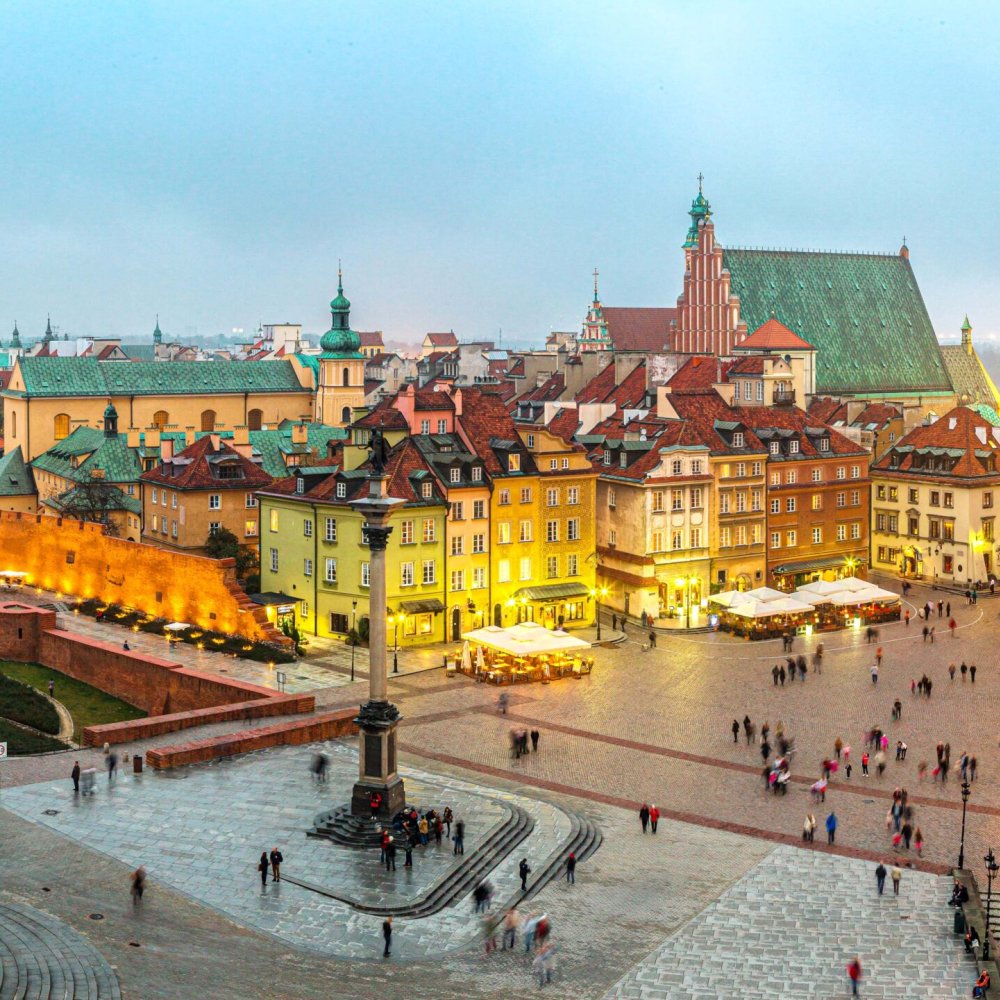 Ultimate Guide to a Memorable Road Trip Around Warsaw, PL: Routes, Tips & Hidden Gems