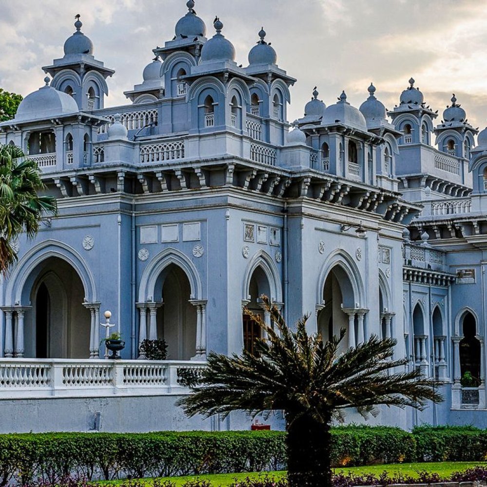 The Ultimate Guide to a Road Trip Around Hyderabad, IN: Routes, Highlights & Tips