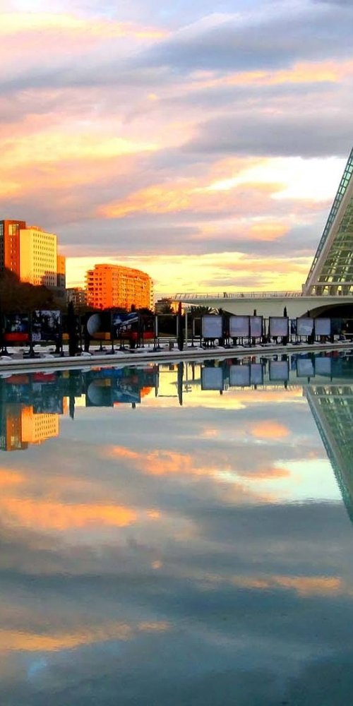 Scenic drive near Valencia, ES