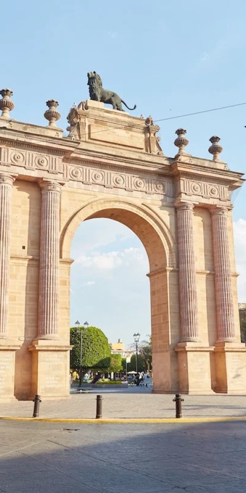 Scenic drive near León, MX