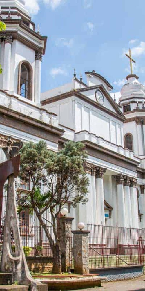 Scenic driving around Alajuela, CR