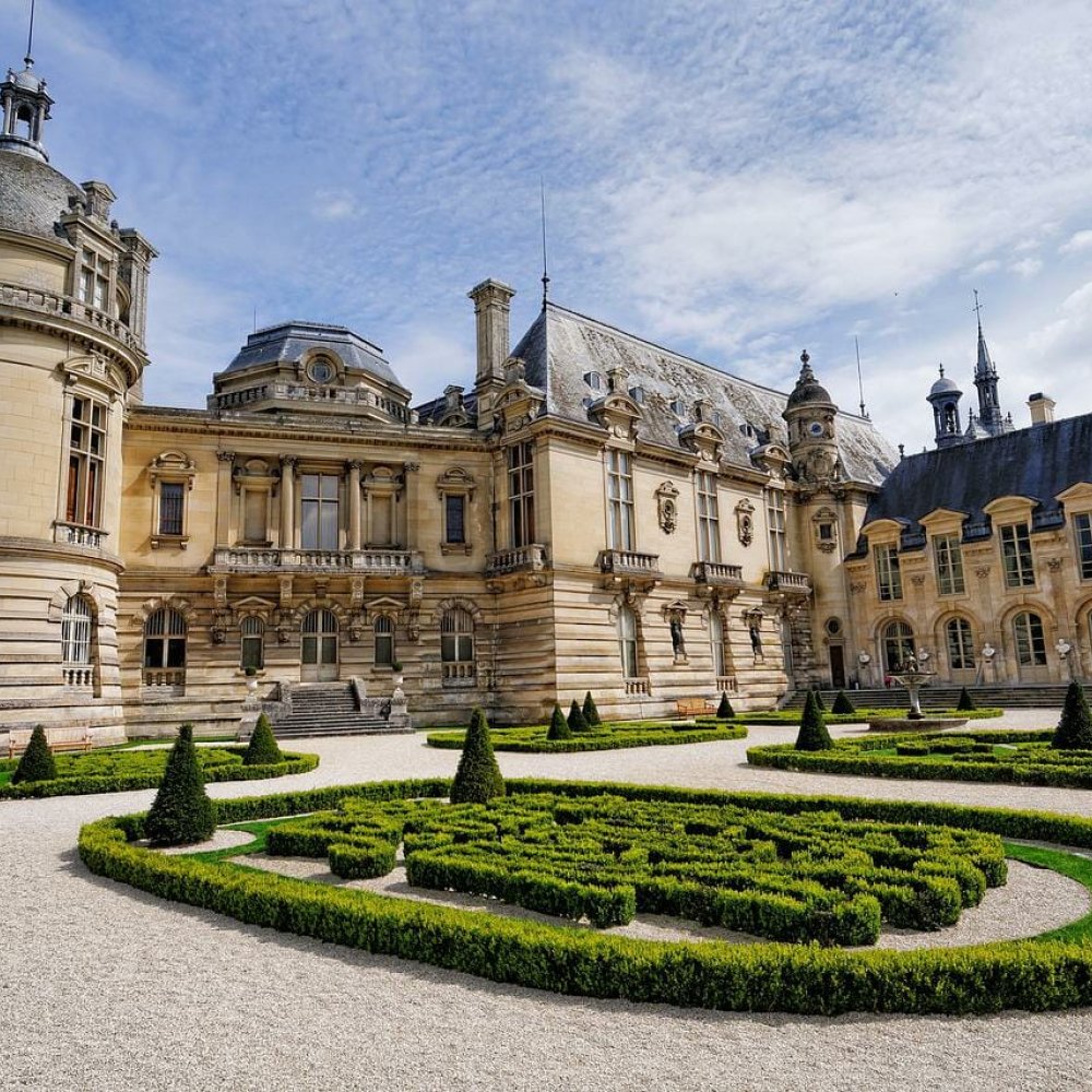 The Ultimate Road Trip Around Paris, FR: Routes, Tips & Hidden Gems