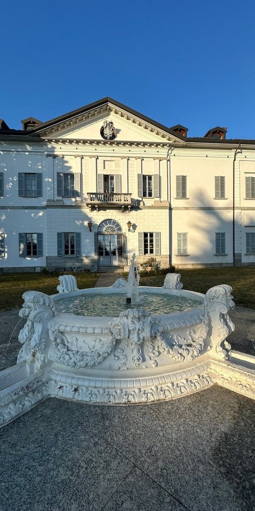 Scenic drive near Fino Mornasco, Italy