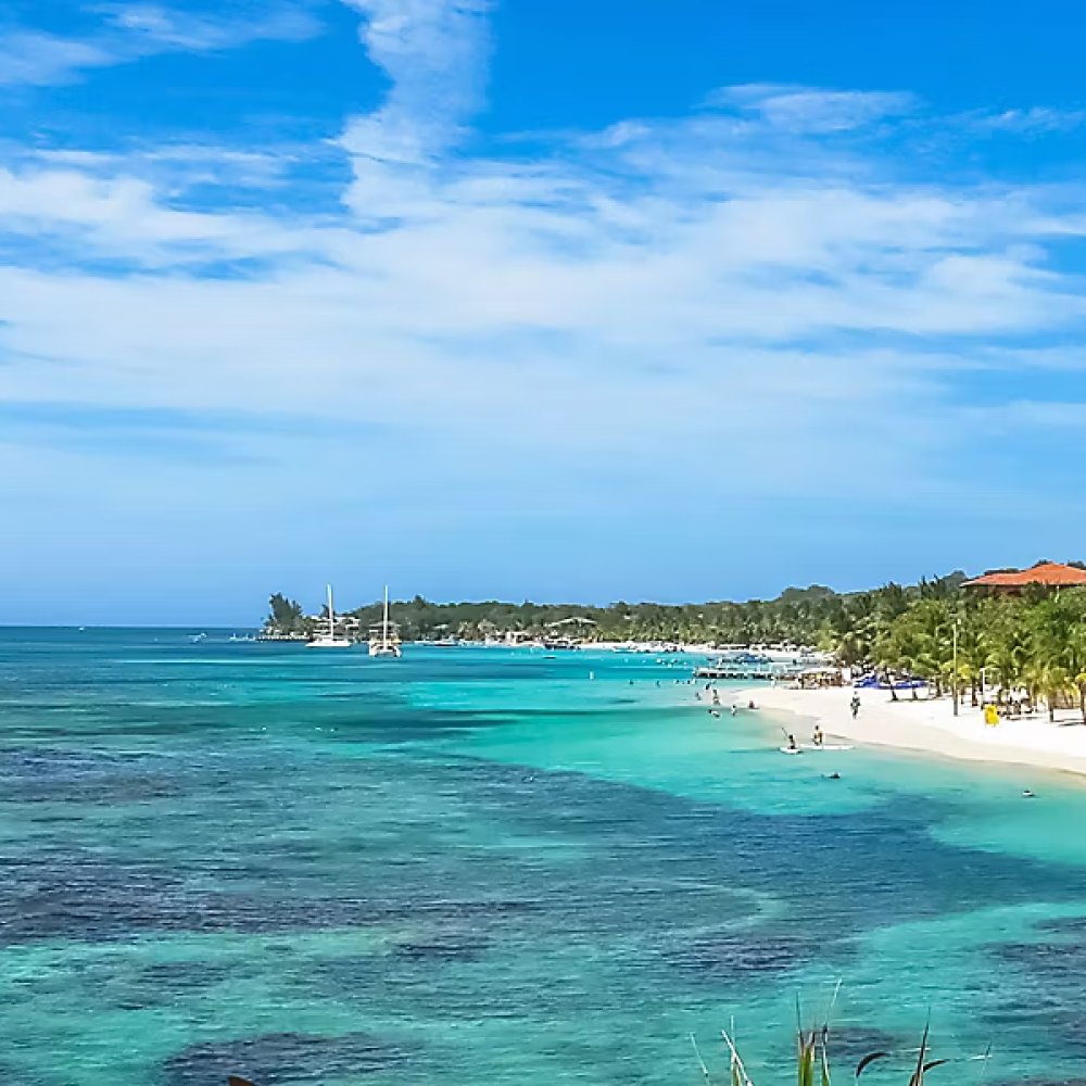 Ultimate Road Trip Around Roatán, HN: Scenic Drives, Routes & Insider Tips