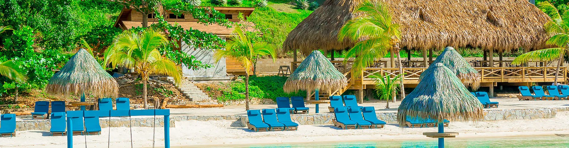 Sunset road trip view on Roatán